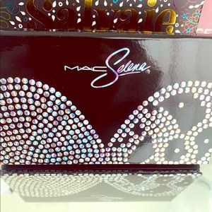 Limited Edition Selena eyeshadow palette